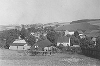 Blick über Adelsberg zur Kirche von Südwest, Sept. 1949